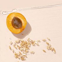 بادی میست اوریف لیم سری Love Nature مدل Oat & Apricot حجم 200 میلی لیتر